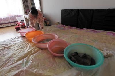 云城楼上漏水，住户失联，小区没物管，业主维权难！律师来支招……